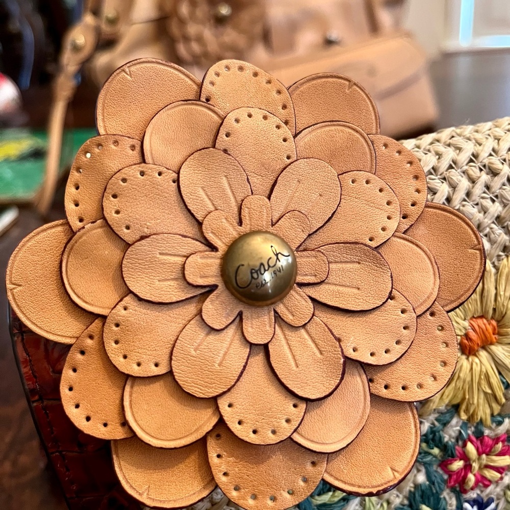 Coach Thompson Legacy Vachetta Flower